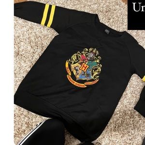Universal Studios Hogwarts sweatshirt